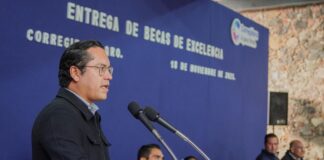 Chepe Guerrero entrega Becas de Excelencia a estudiantes de Corregidora; suman 462 beneficiados