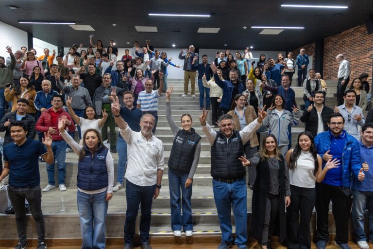 Jóvenes representan a Querétaro en la NASA
