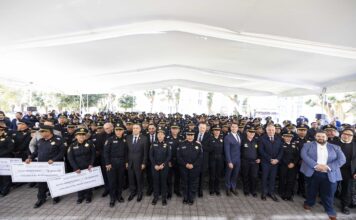 Encabeza Gobernador entrega de apoyos económicos en materia de vivienda a policías municipales de Querétaro