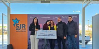 La Secretaria del Trabajo entrega equipamiento a emprendedoras de San Juan del Río