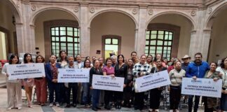 Entrega titular de la Secretaria del Trabajo equipamiento a mujeres emprendedoras en la capital