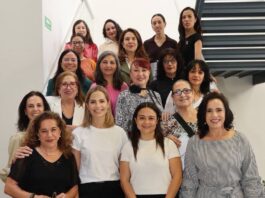 Reconoce Car Herrera a las voluntarias de Casa de la Mujer