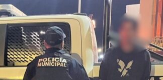 Detenido sujeto que vendía camioneta que tenía reporte de robo
