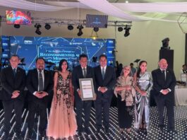 Entregan reconocimientos al Mérito Empresarial en San Juan del Río