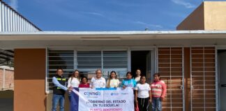 El titular del Instituto de Infraestructura Física Educativa Entrega obras educativas en Cadereyta