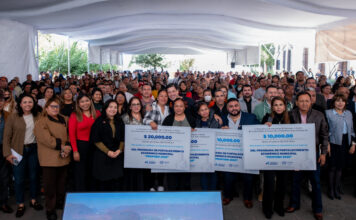 Rodrigo Monsalvo entrega apoyos económicos a 429 micro y pequeños empresarios de El Marqués