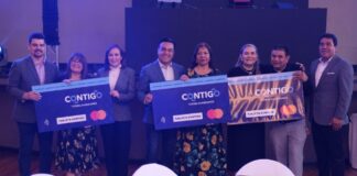 Luis Nava entrega apoyos a pensionados y jubilados