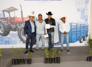 Rodrigo Monsalvo entrega subsidios para fortalecer el campo con apoyos y equipamiento tecnológico