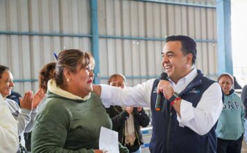 El Secretario de Desarrollo Social del Estado de Querétaro entrega apoyos de Coinversión Social en San Juan del Río