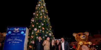 Inicia El Marqués las fiestas decembrinas con el encendido del Árbol Navideño