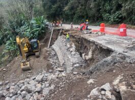 La Comisión Estatal de Infraestructura trabaja para restablecer caminos en la Sierra y el Semidesierto