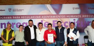 Jairo Morales entrega escrituras en San Antonio La Galera