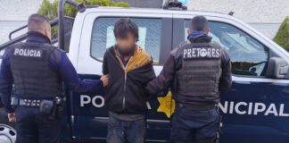 Sujeto detenido por policías del municipio de Querétaro, por robo a vivienda