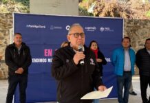 Entrega Fernando Orozco obra educativa en Pinal de Amoles