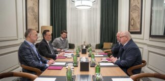 Gobernador se reúne con directivos de Grupo Ramón García