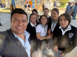 Jairo Morales entrega apoyos a Telesecundaria de Ceja de Bravo