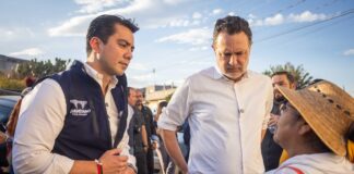 Entregan Mauricio Kuri y Felifer Macías contratos de agua
