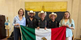 Trío Amanecer Huasteco, representante de Querétaro en encuentro poético y musical de Chile