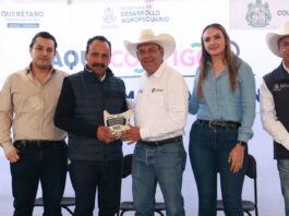 El Secretario de Desarrollo Agropecuario entrega maíz para consumo humano en Colón