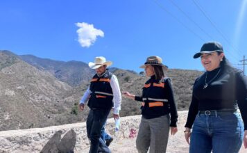 Titular de la Comisión Estatal de Infraestructura supervisa reconstrucción de caminos en Peñamiller