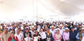 El Secretario de Desarrollo Agropecuario entrega apoyos por contingencias en Ezequiel Montes