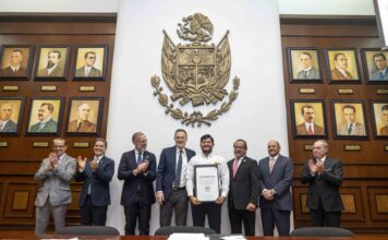 Reconoce Gobernador a empresarios queretanos