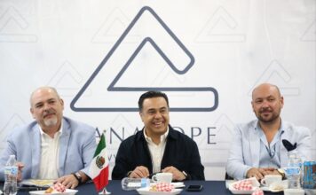 Se reúne Luis Nava con integrantes de la Cámara de Comercio, Servicios y Turismo en Pequeño