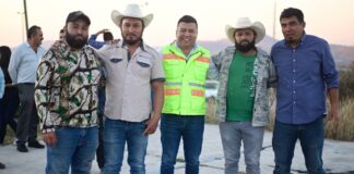 Jairo Morales entrega ampliación de red eléctrica en Granjeno