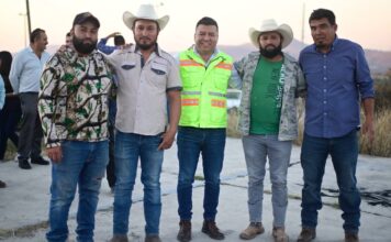 Jairo Morales entrega ampliación de red eléctrica en Granjeno