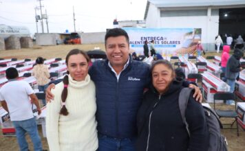 Entrega Jairo Morales primera etapa de calentadores solares en Huimilpan
