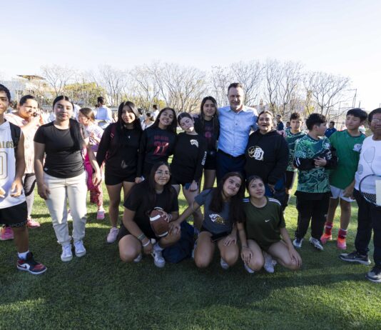 Encabeza Mauricio Kuri entrega de cancha en Unidad Deportiva de El Pueblito