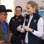 El Sistema Estatal para el Desarrollo Integral de la Familia del Estado de Querétaro entrega lentes para adultos mayores del municipio de Pinal de Amoles