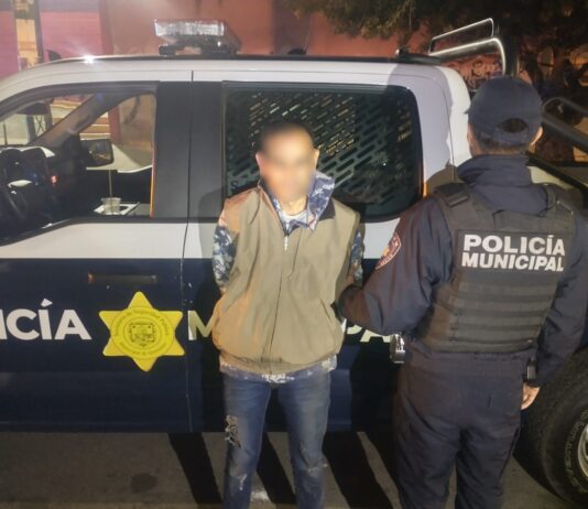 Detienen a masculino por mandamiento vigente