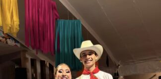 Triunfa estudiante de la UAQ en Concurso Nacional de Huapango