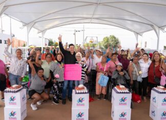 Entrega Rodrigo Monsalvo mil 449 despensas a adultos mayores en El Marqués