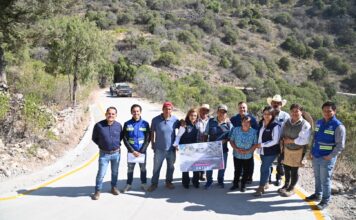 El Titular de la Comisión Estatal de Infraestructura verifica la reconstrucción de caminos en Pinal de Amoles