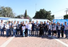 Entregan autoridades educativas nuevas unidades de transporte escolar al COBAQ