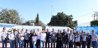 Entregan autoridades educativas nuevas unidades de transporte escolar al COBAQ