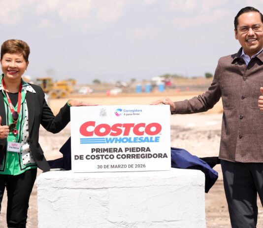 Chepe Guerrero coloca primera piedra del Costco; 100 millones de dólares de inversión para Corregidora