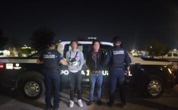 Detenidos dos masculinos por robo a comercio en la colonia Viñedos