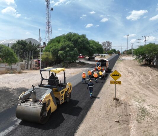 La Comisión Estatal de Infraestructura Rehabilita la Carretera Estatal 127 acceso a Santillán en Tequisquiapan