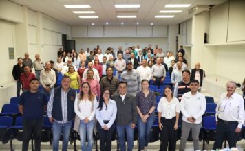 Presenta Luis Nava programas sociales a Colegio de Arquitectos de San Juan del Río