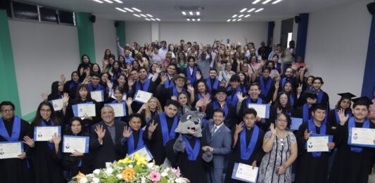 Egresados de la Universidad Tecnológica de Corregidora reciben títulos profesionales