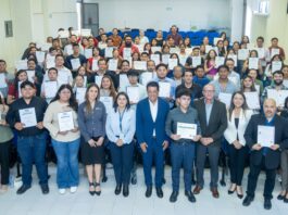Reciben estudiantes de la Universidad Tecnológica de San Juan del Río certificados CONOCER y Lean Six Sigma