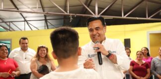 Convive Luis Nava con beneficiarios de programas sociales en Colón