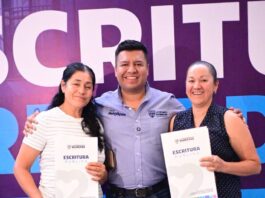 Jairo Morales entrega 115 escrituras en El Milagro; suman 540 en Huimilpan