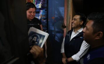 Supervisa Luis Nava obra de rehabilitación en cancha de futbol 5 en Huimilpan