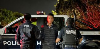 Detenido sujeto con orden de mandamiento vigente