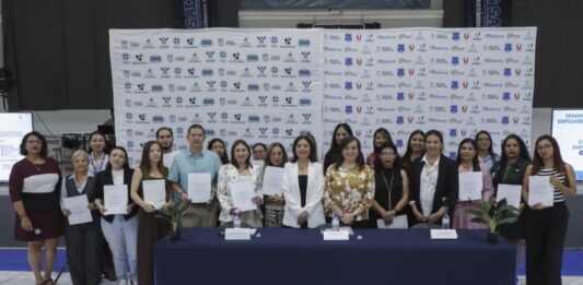 Pactan UAQ y empresas en torno a buenas prácticas de empleabilidad