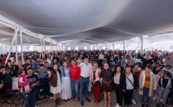 Encabeza Rodrigo Monsalvo festejos por el Día de las Madres en Chichimequillas